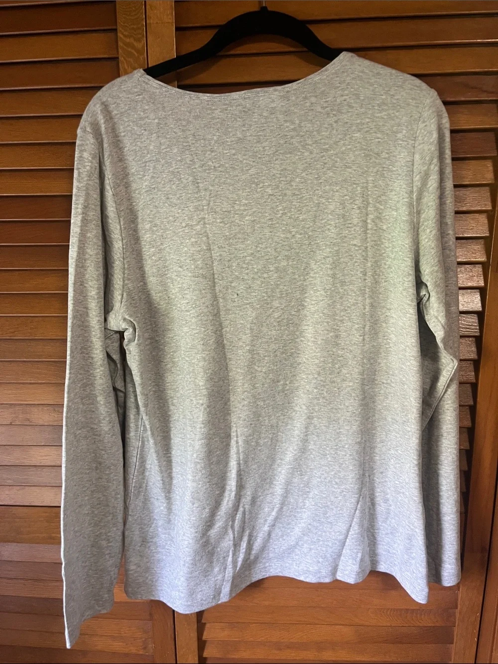 Karen Scott Cream Heather Long-Sleeve Tee with Red-Accented Dog Graphic